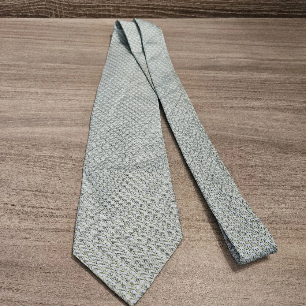 Vineyard Vines Men's Tie Whale Logo‎ Mint Green Satin Silk 3 3/4